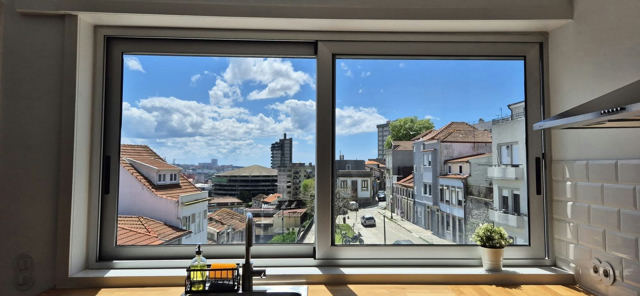 T2 Apartment for Rent in Santo Ildefonso, Porto
