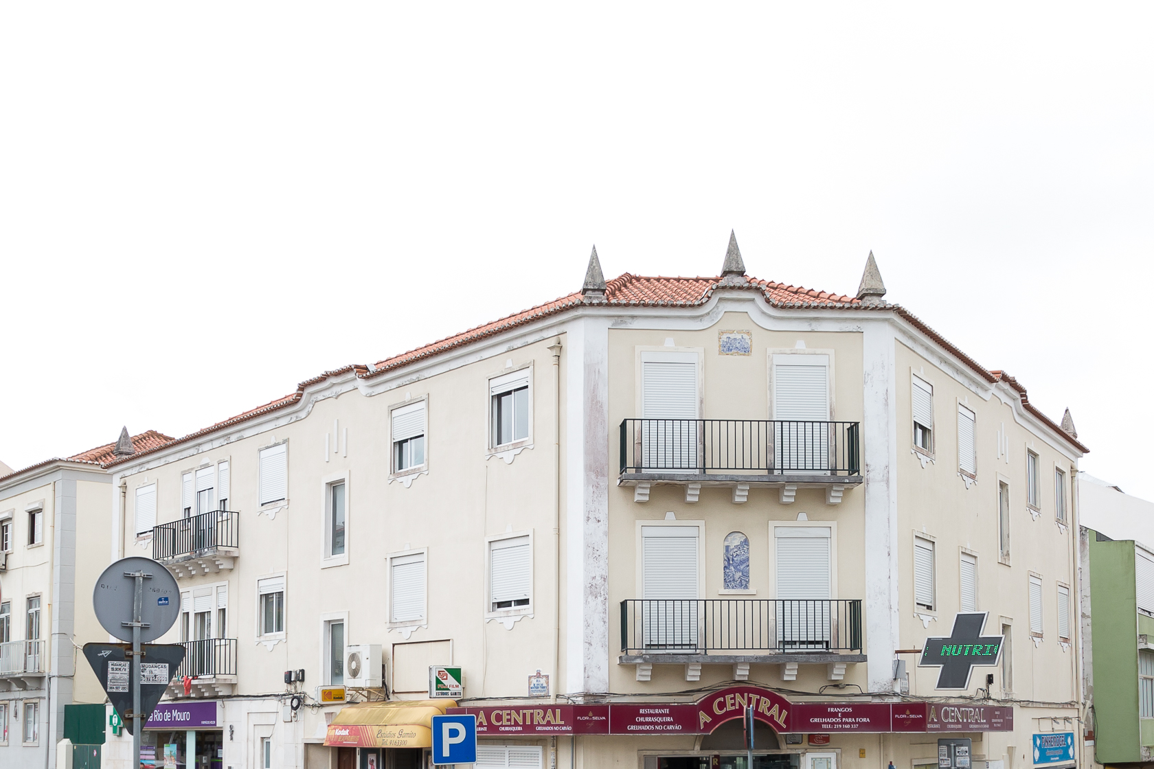 Whole Building for Sale in Rio de Mouro, Sintra - 2